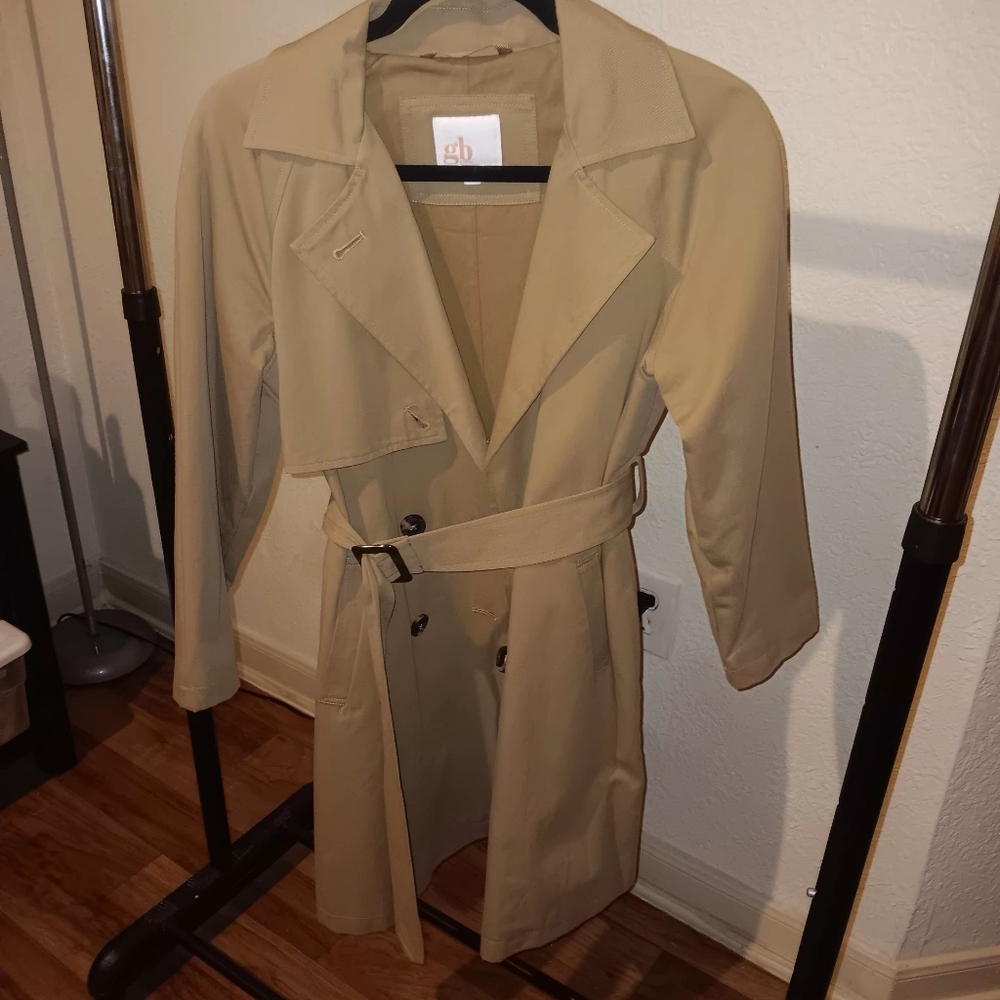 Gianni Bini Beige Trench Coat with Belt